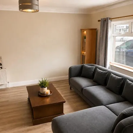 Modern In The Heart Of Room1 Shared *